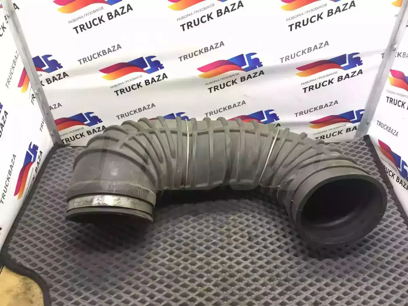 Воздуховод радиатора к Renault Magnum 2001
