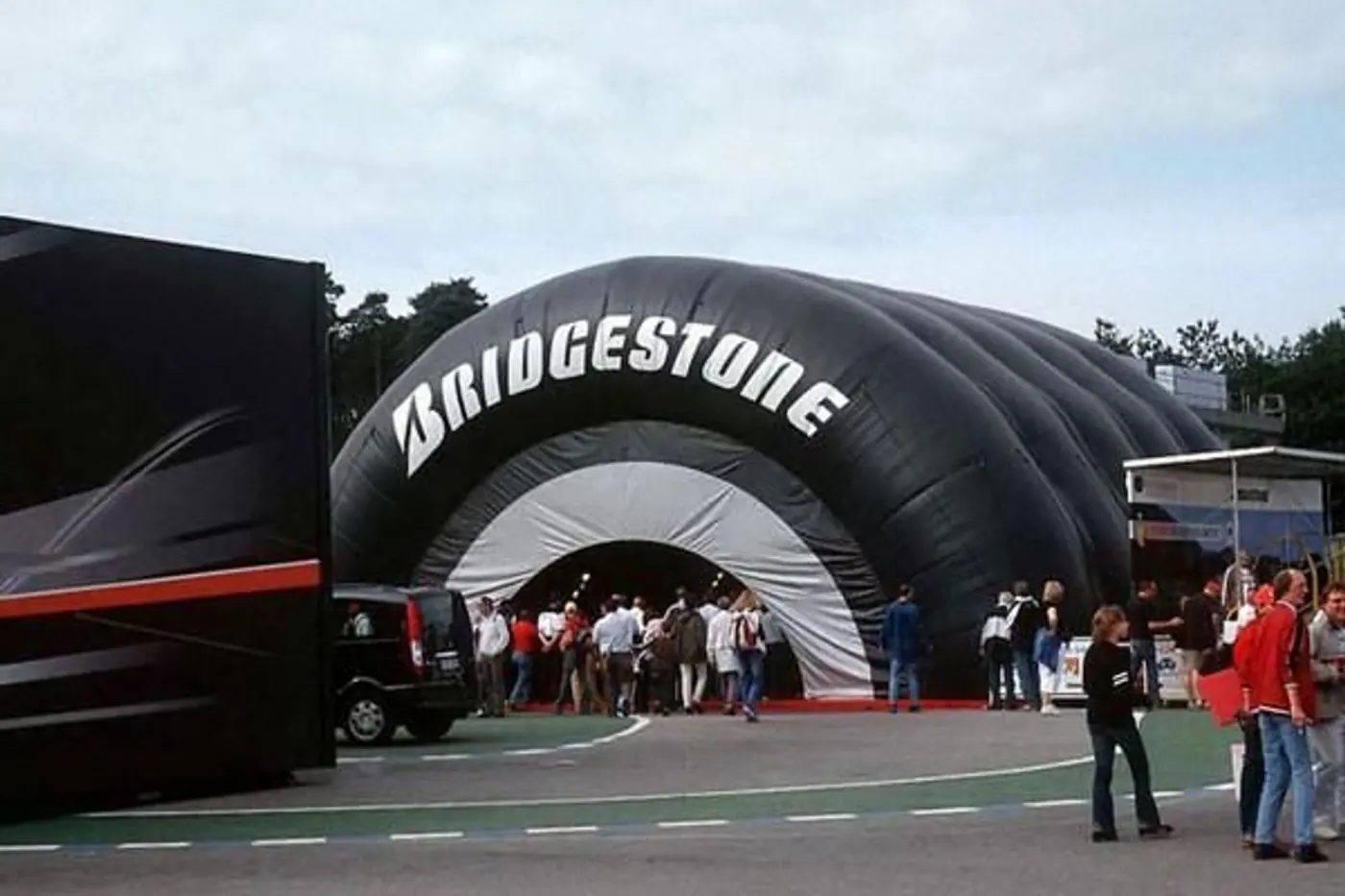 На Bridgestone наложили штраф в 425 миллионов долларов
