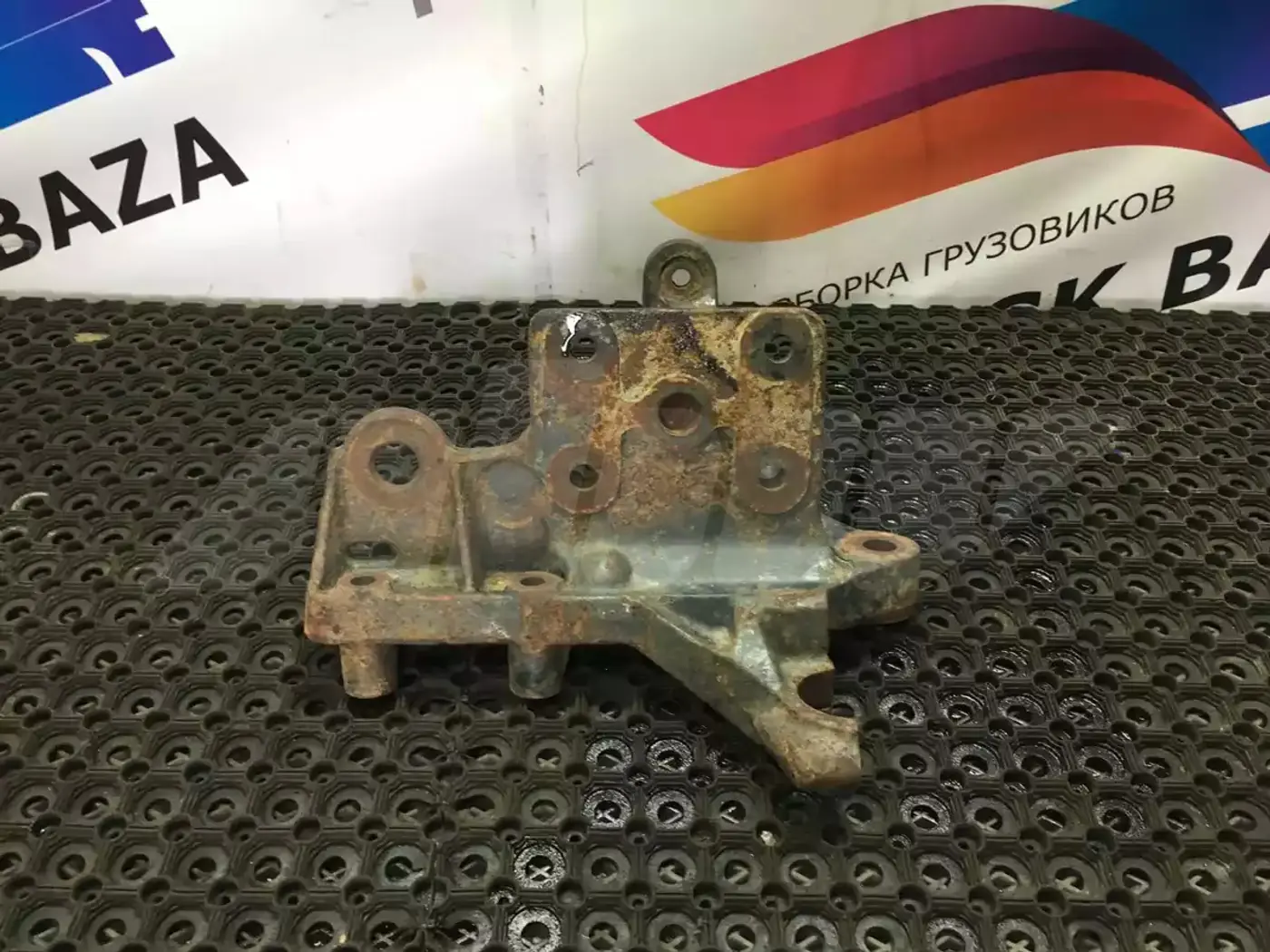 Крепления/Кронштейны к MAN F 2000 1994
