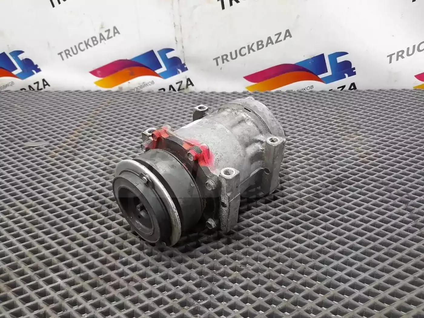 Компрессор кондиционера к Renault  2002