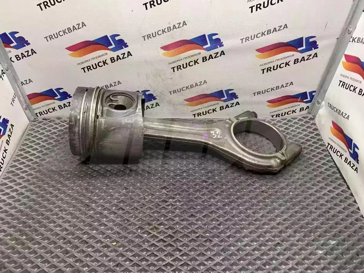 Поршень к Mercedes-Benz Actros 2002