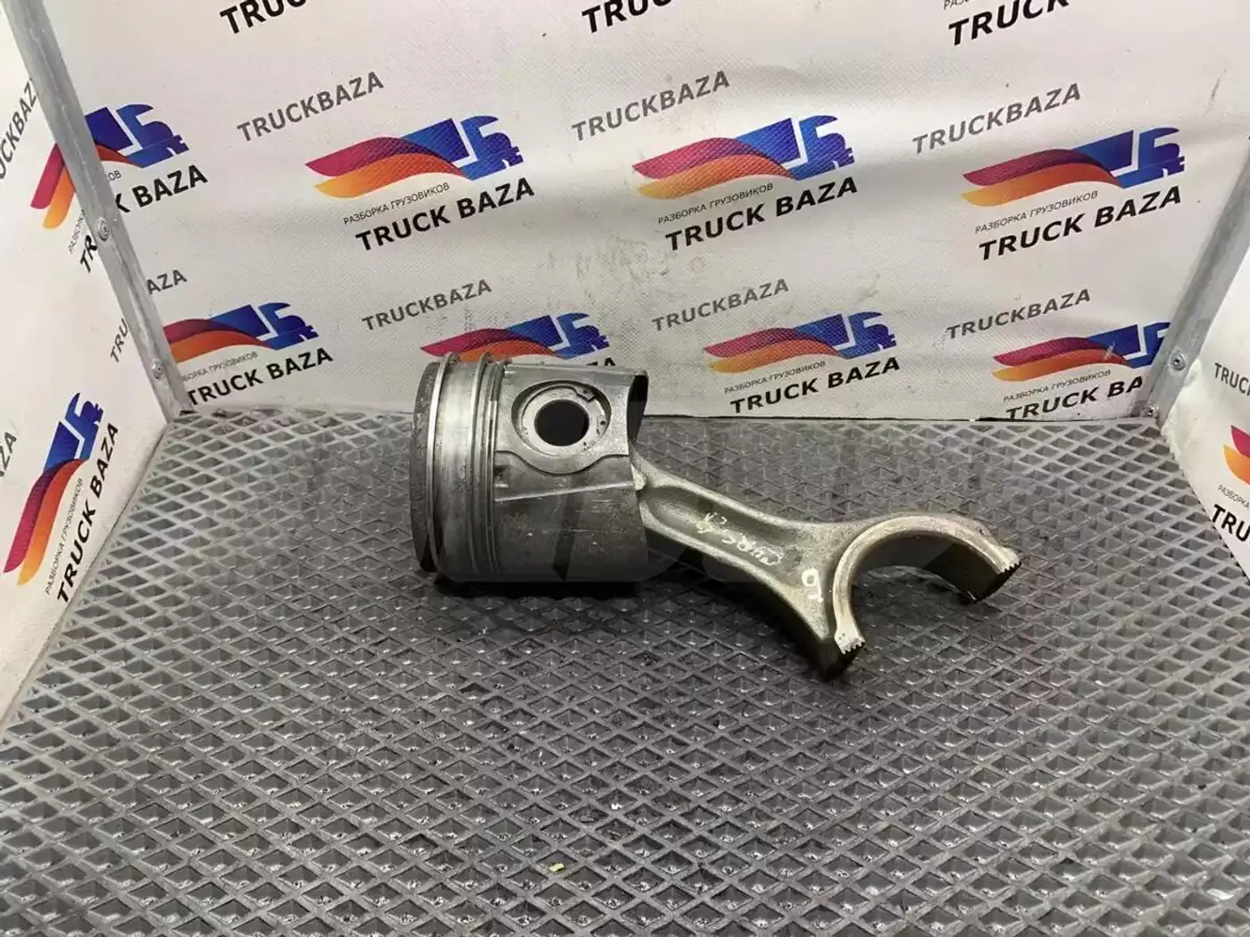 Поршень к IVECO EuroTech 1991