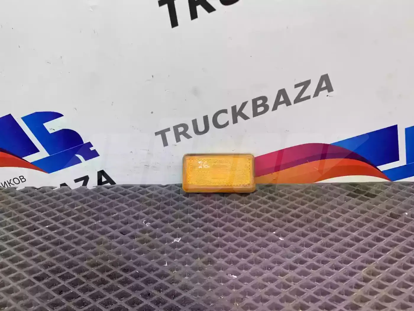 Светоотражатель (катафот) к Scania  2004