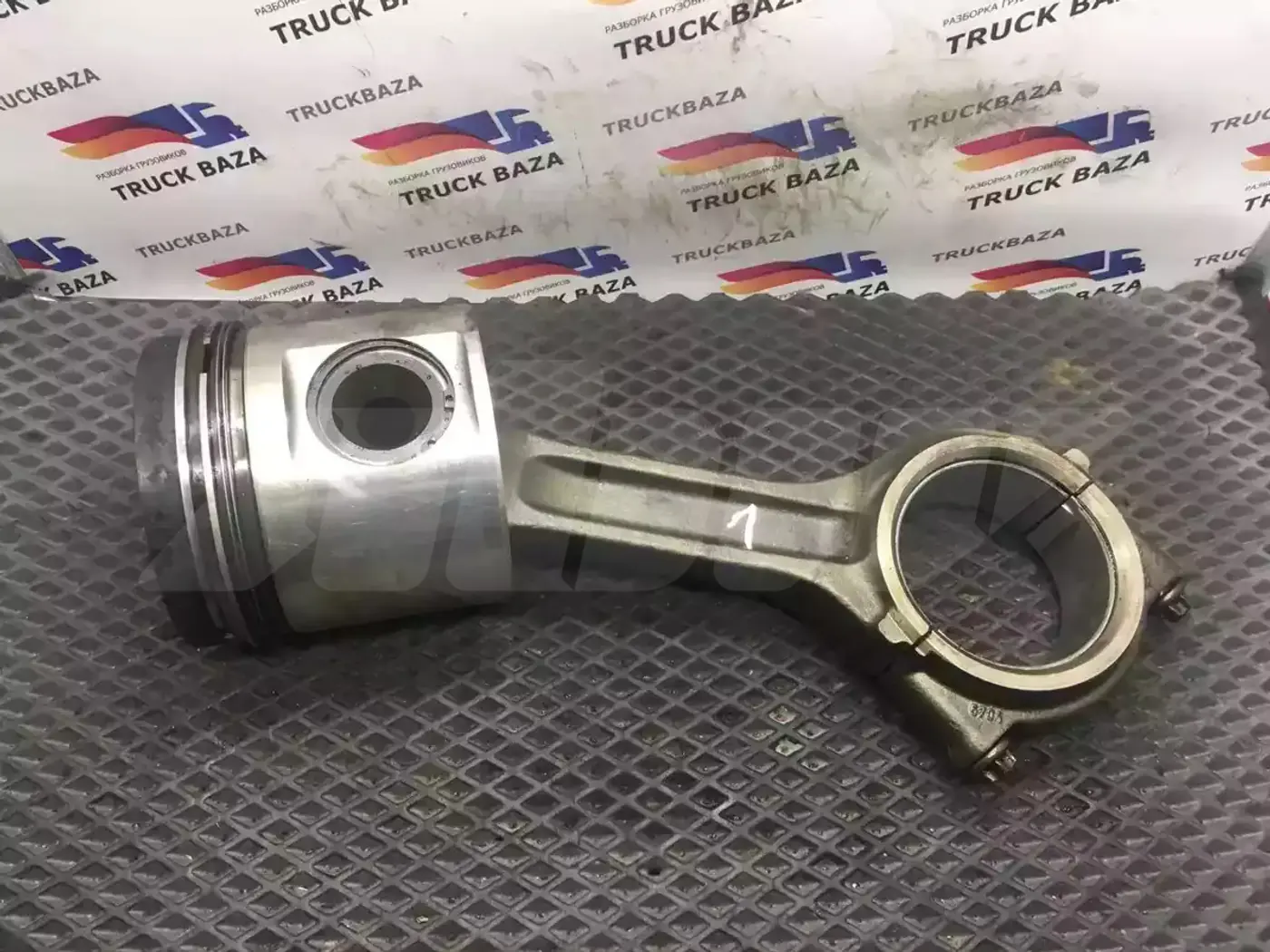 Поршень к Scania  2004