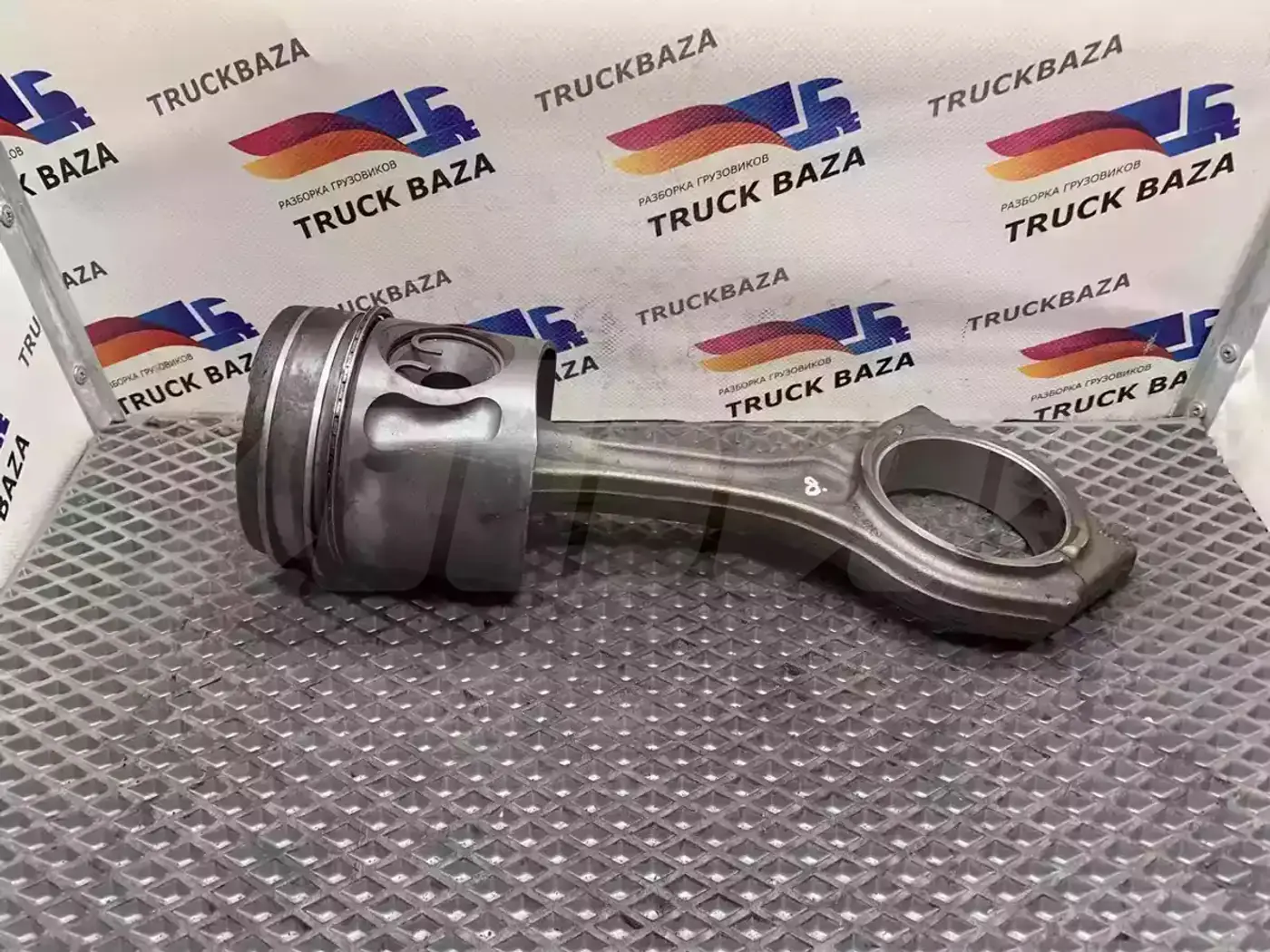 Шатун к MAN TGX 2012