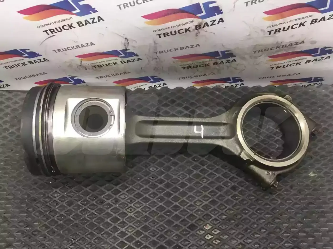 Поршень к Scania  2004