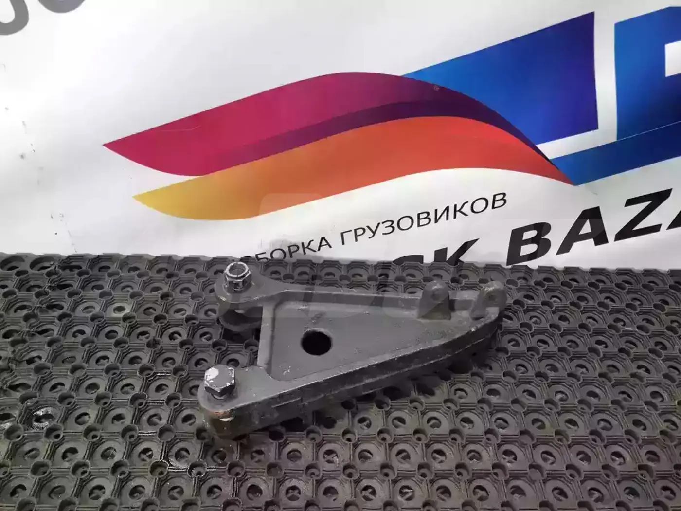 Кронштейн крепления бампера к MAN TGX 2000