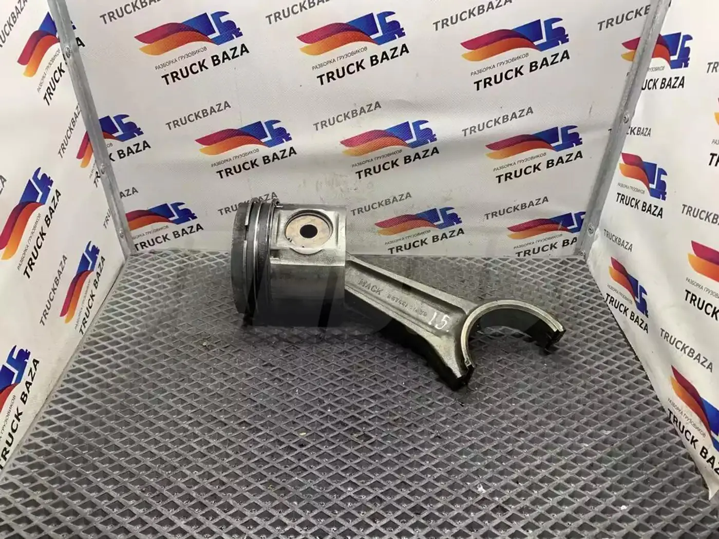 Поршень к Renault Magnum 1990