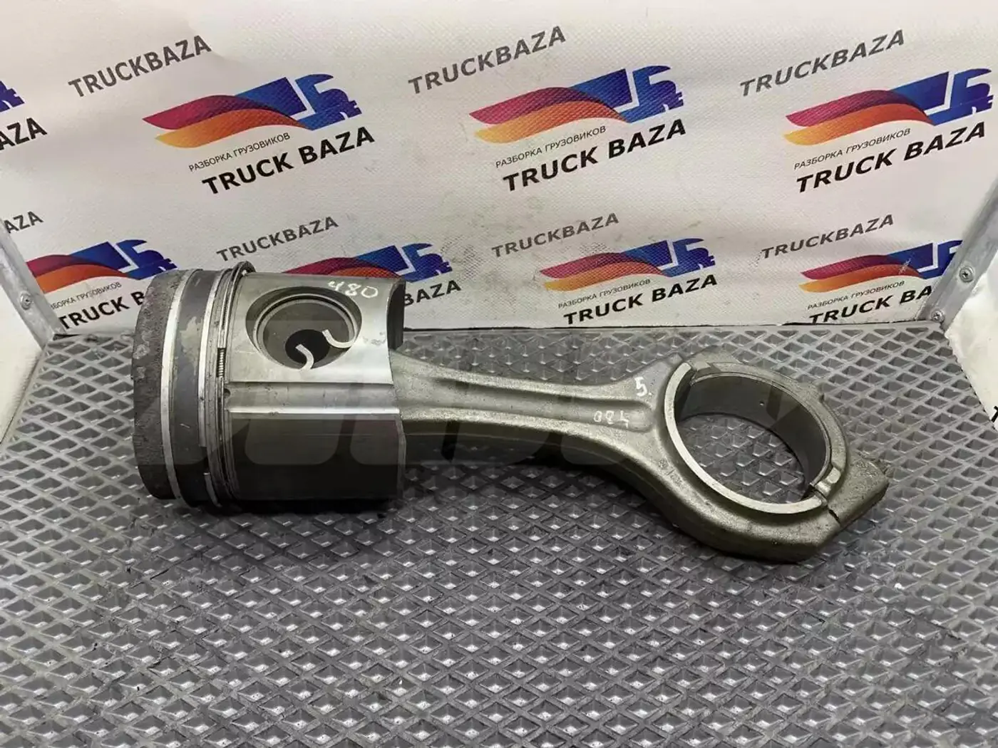 Шатун к MAN TGA 2000