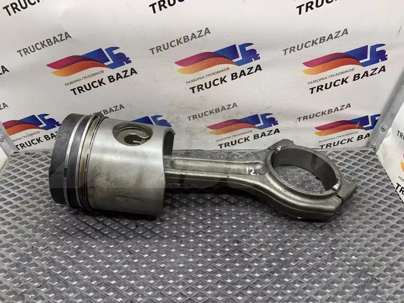 Шатун к MAN TGA 2000