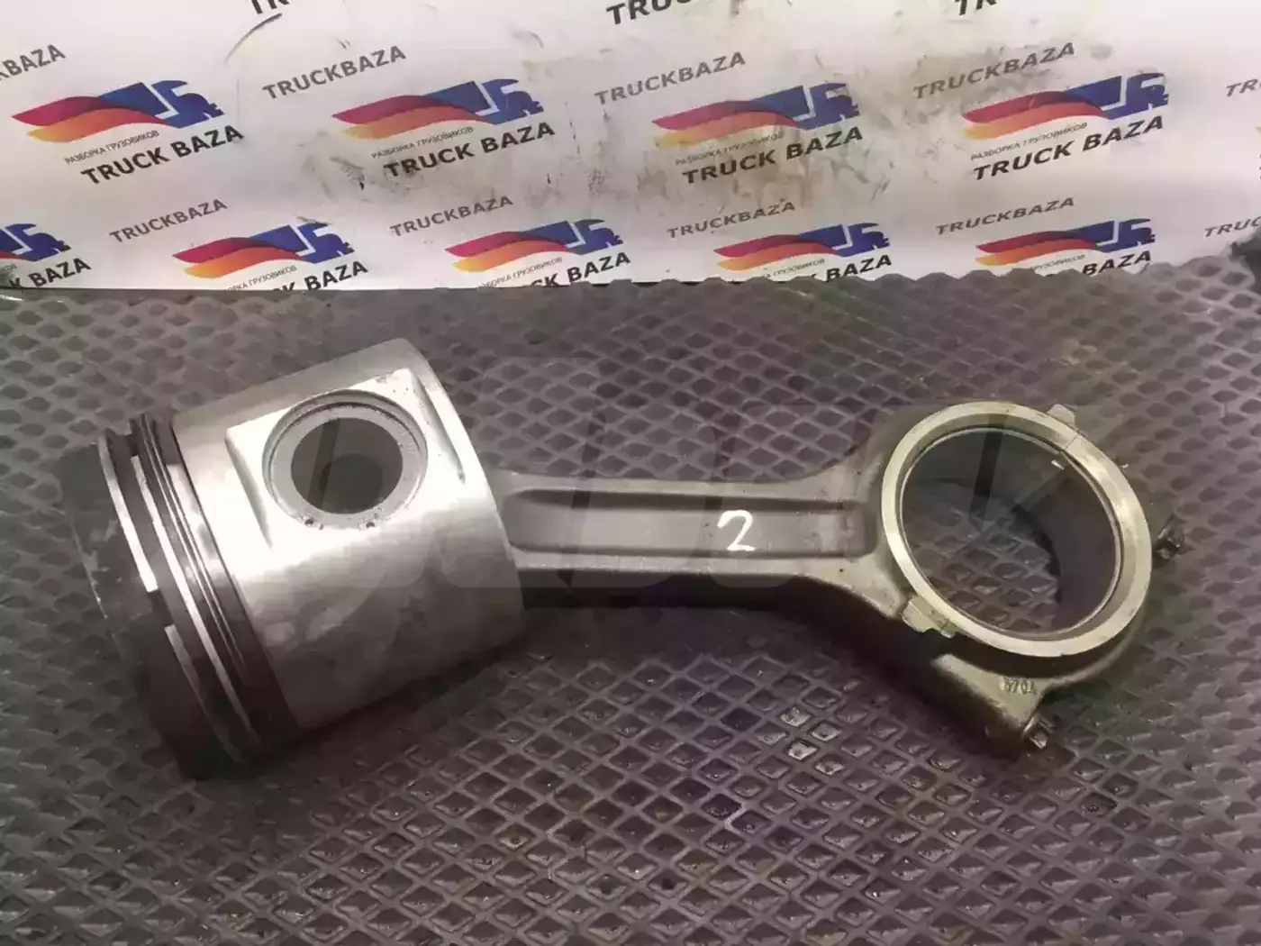 Поршень к Scania  2004