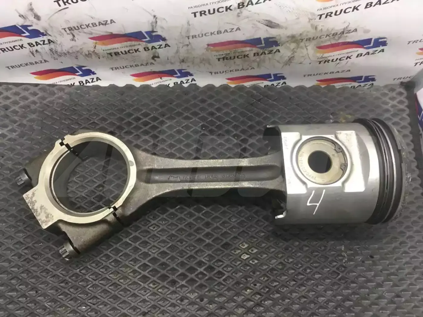 Поршень к Renault Magnum 2001