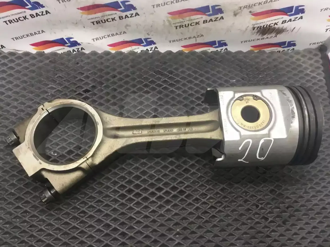 Поршень к Renault Magnum 2001