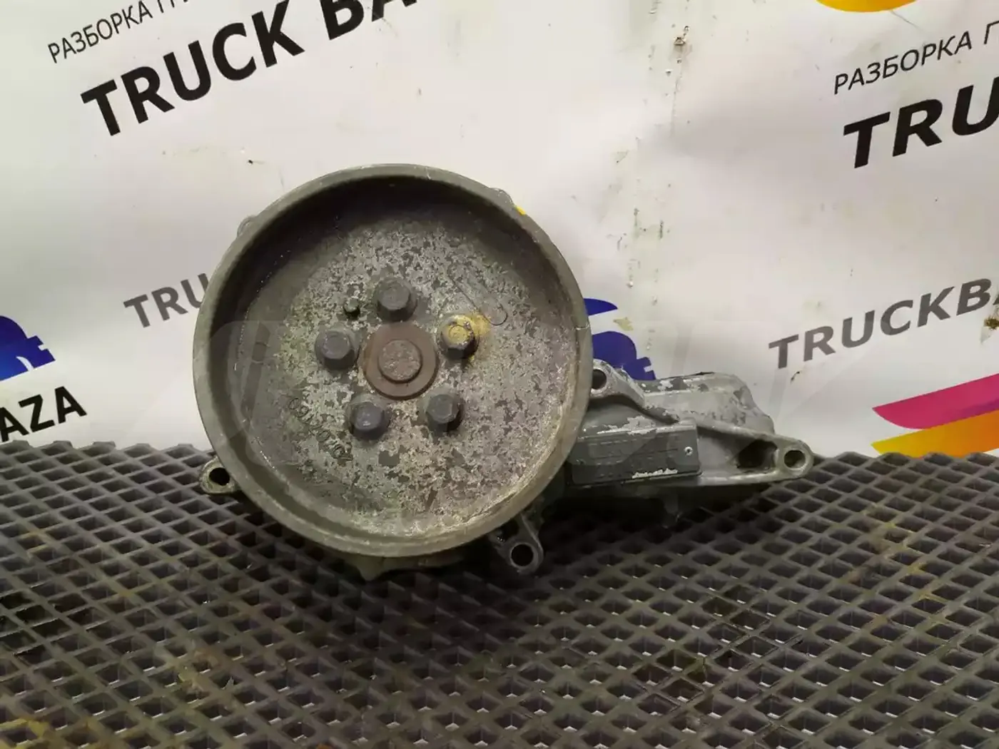 Помпа к Renault Premium 2005