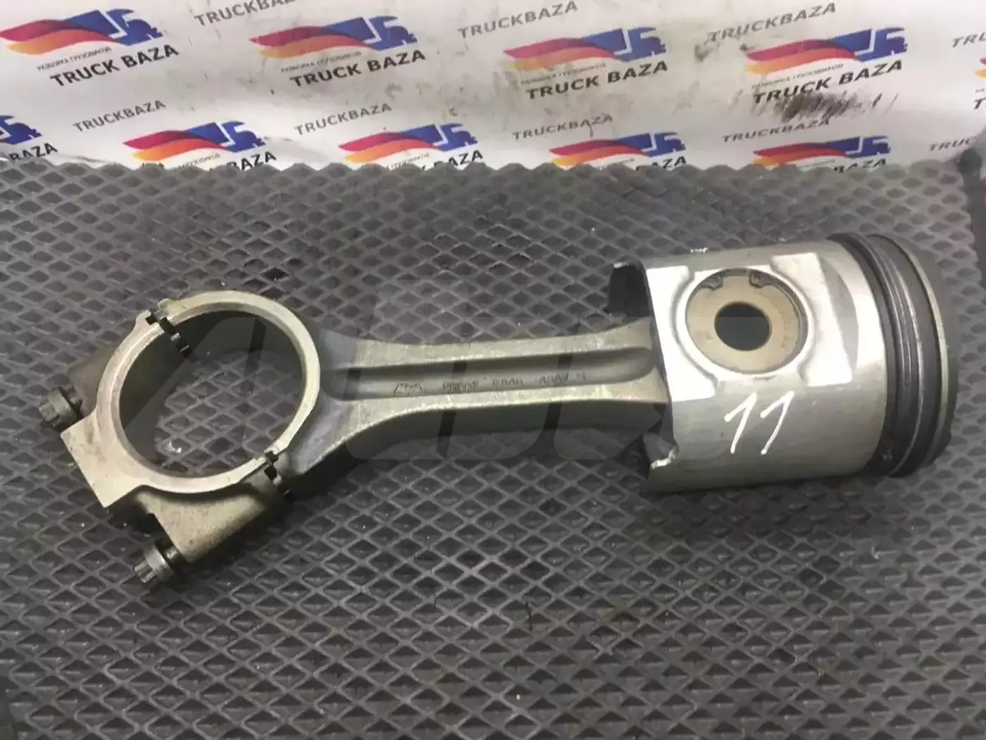 Поршень к Renault Magnum 2001