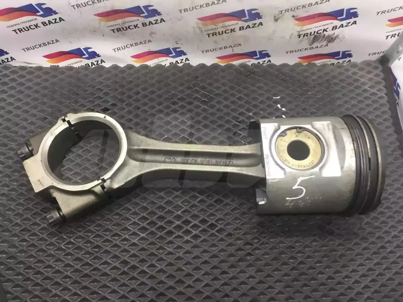Поршень к Renault Magnum 2001