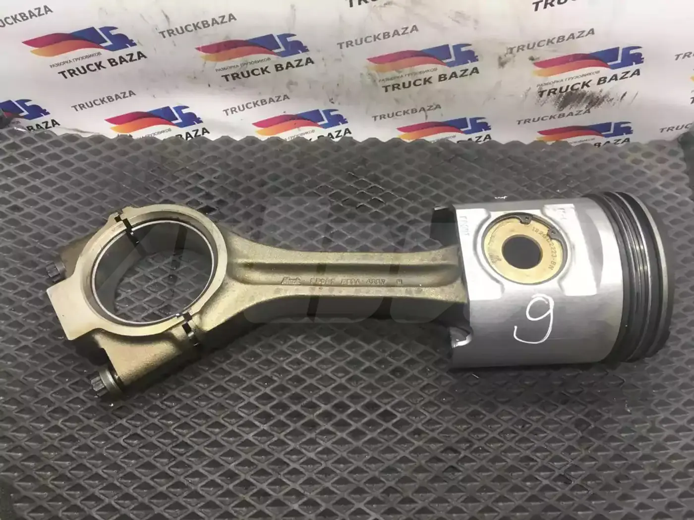 Поршень к Renault Magnum 2001