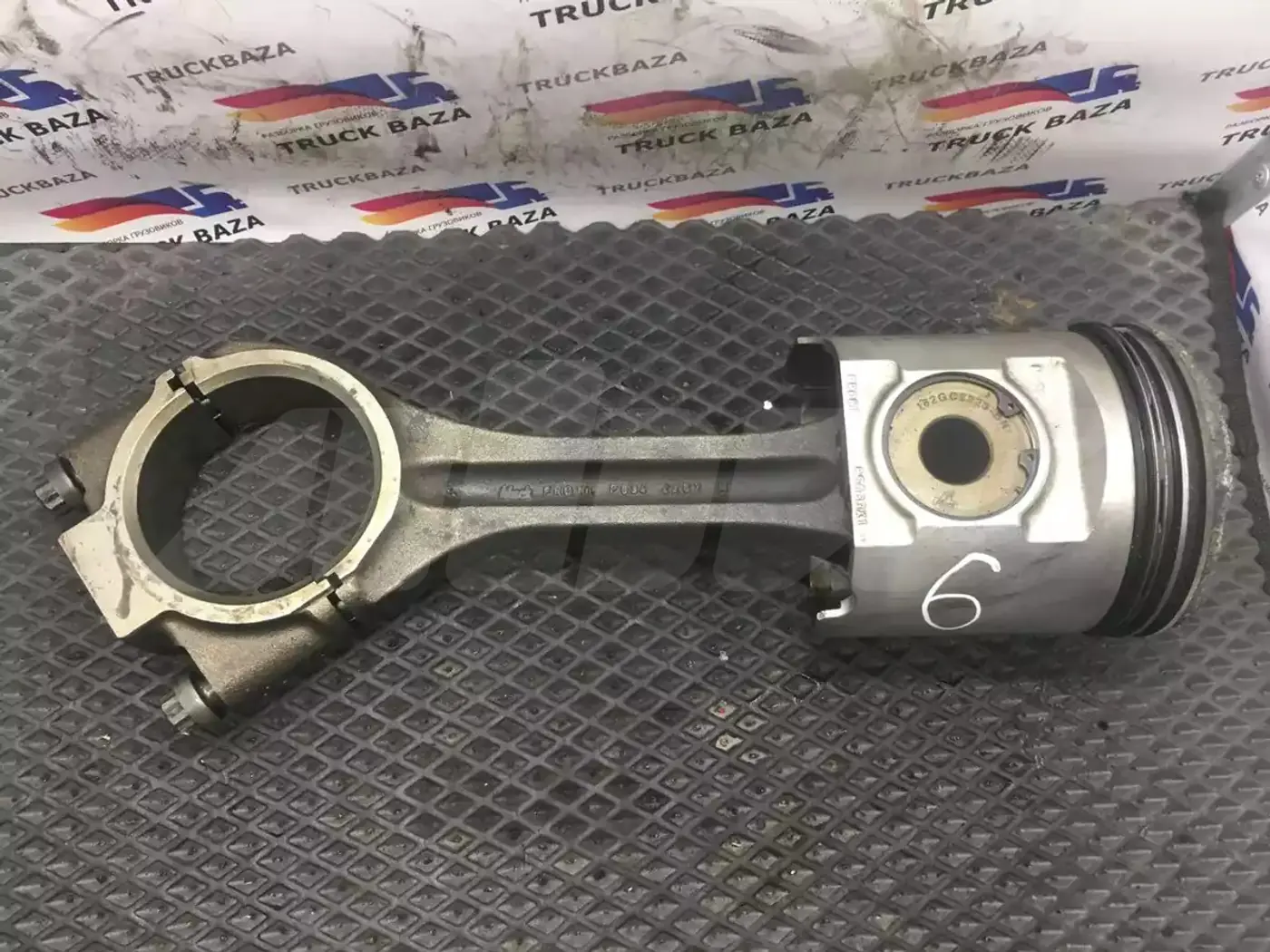 Поршень к Renault Magnum 2001