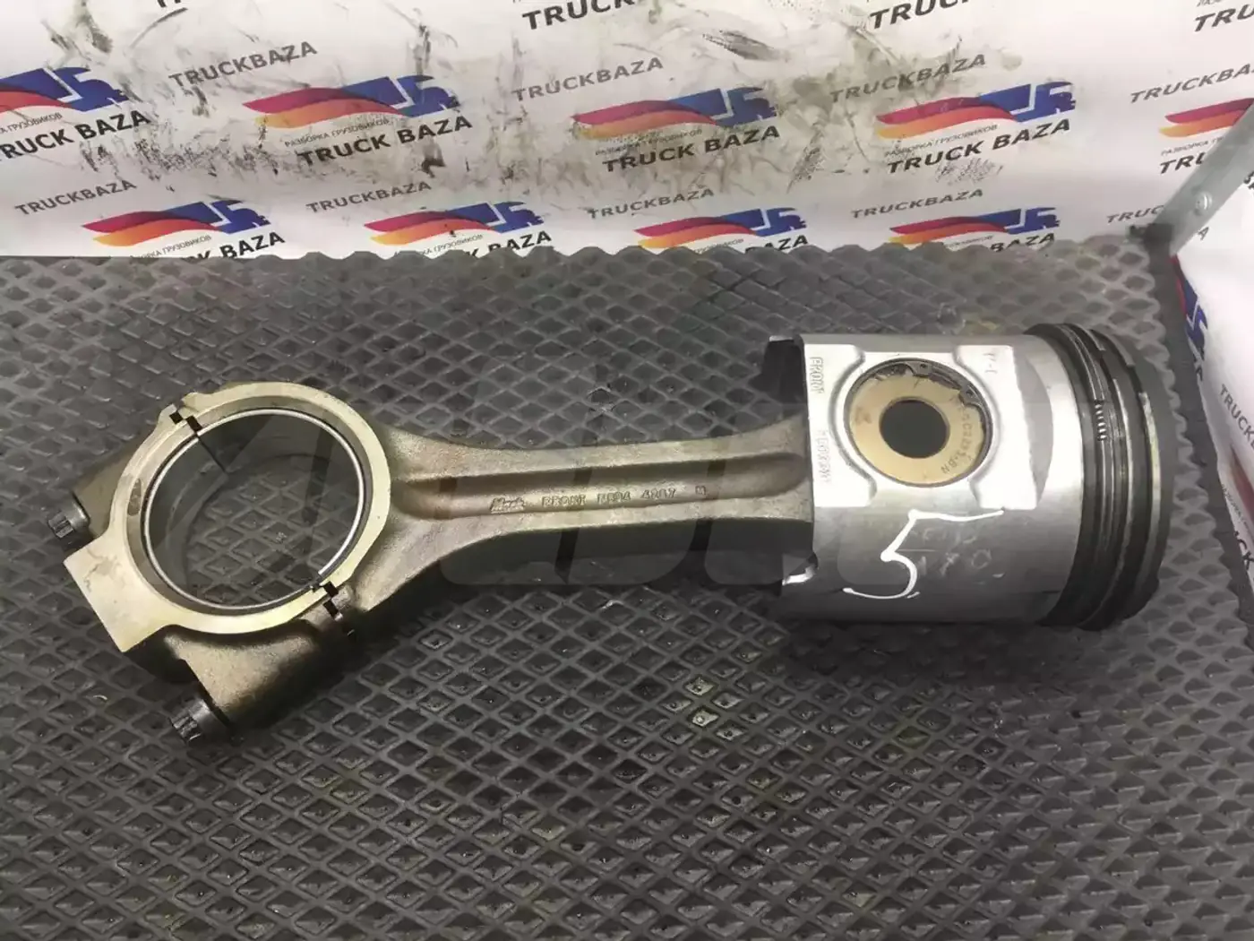 Поршень к Renault Magnum 2001