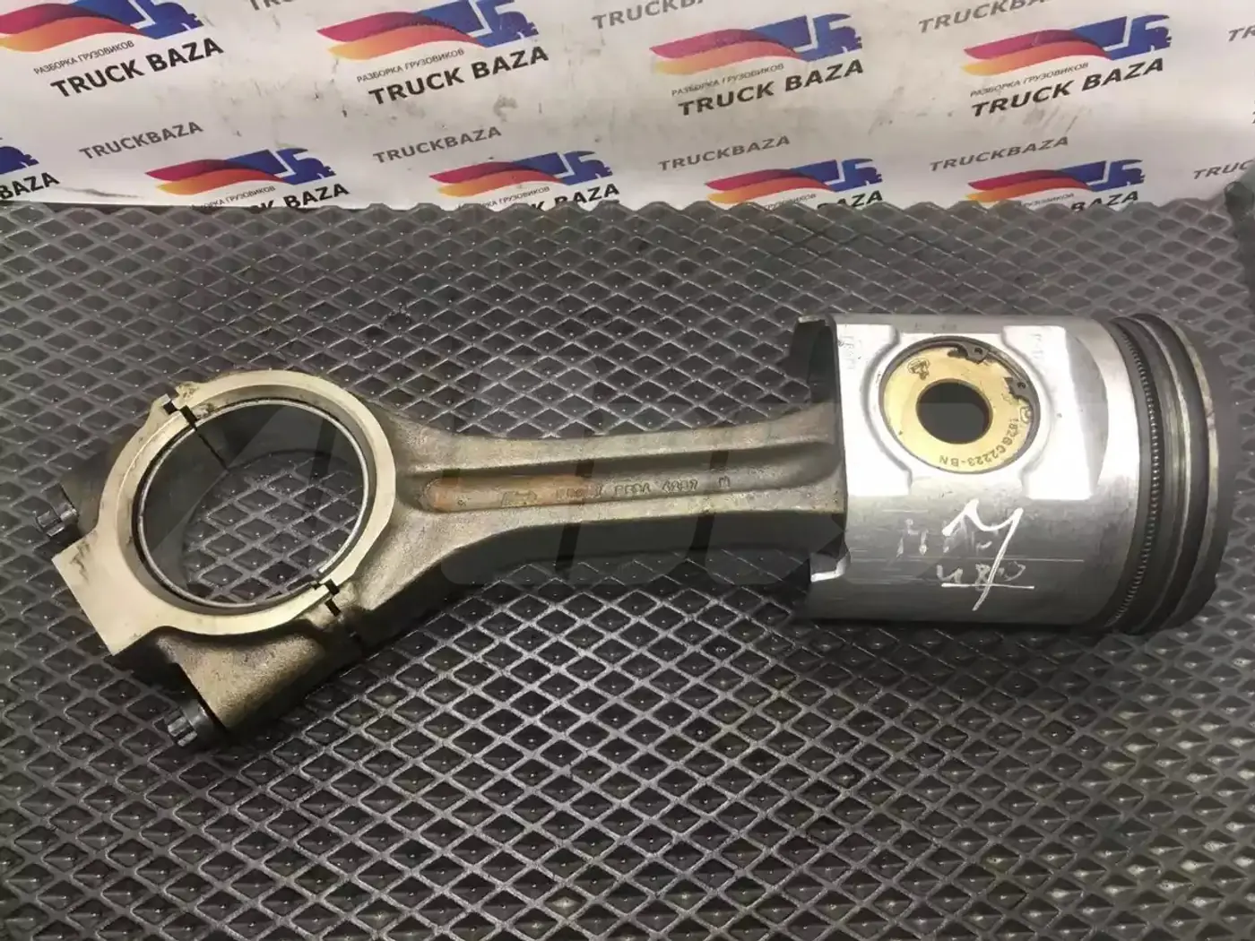 Поршень к Renault Magnum 2001