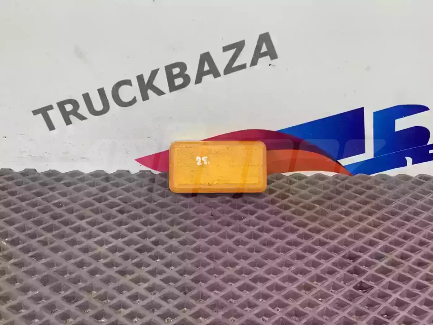 Светоотражатель (катафот) к Scania  2004