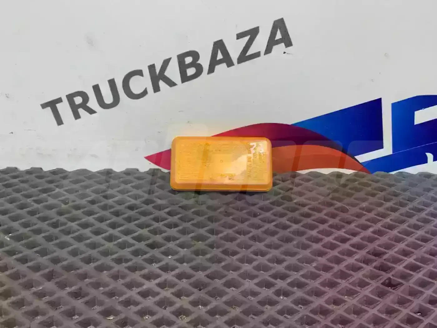Светоотражатель (катафот) к Scania  2004