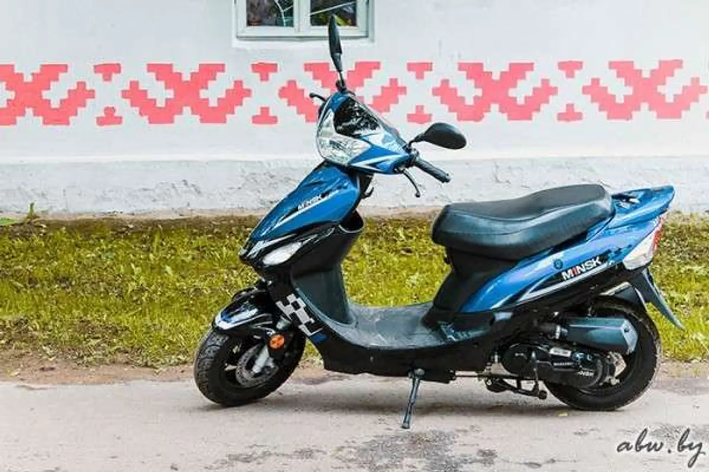 Скутер M1NSK TM 49: 50 "кубиков" радости за $850