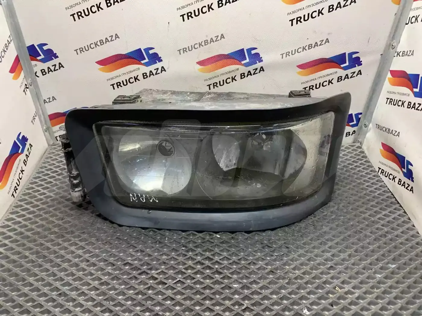 Фара левая к MAN TGA 2000