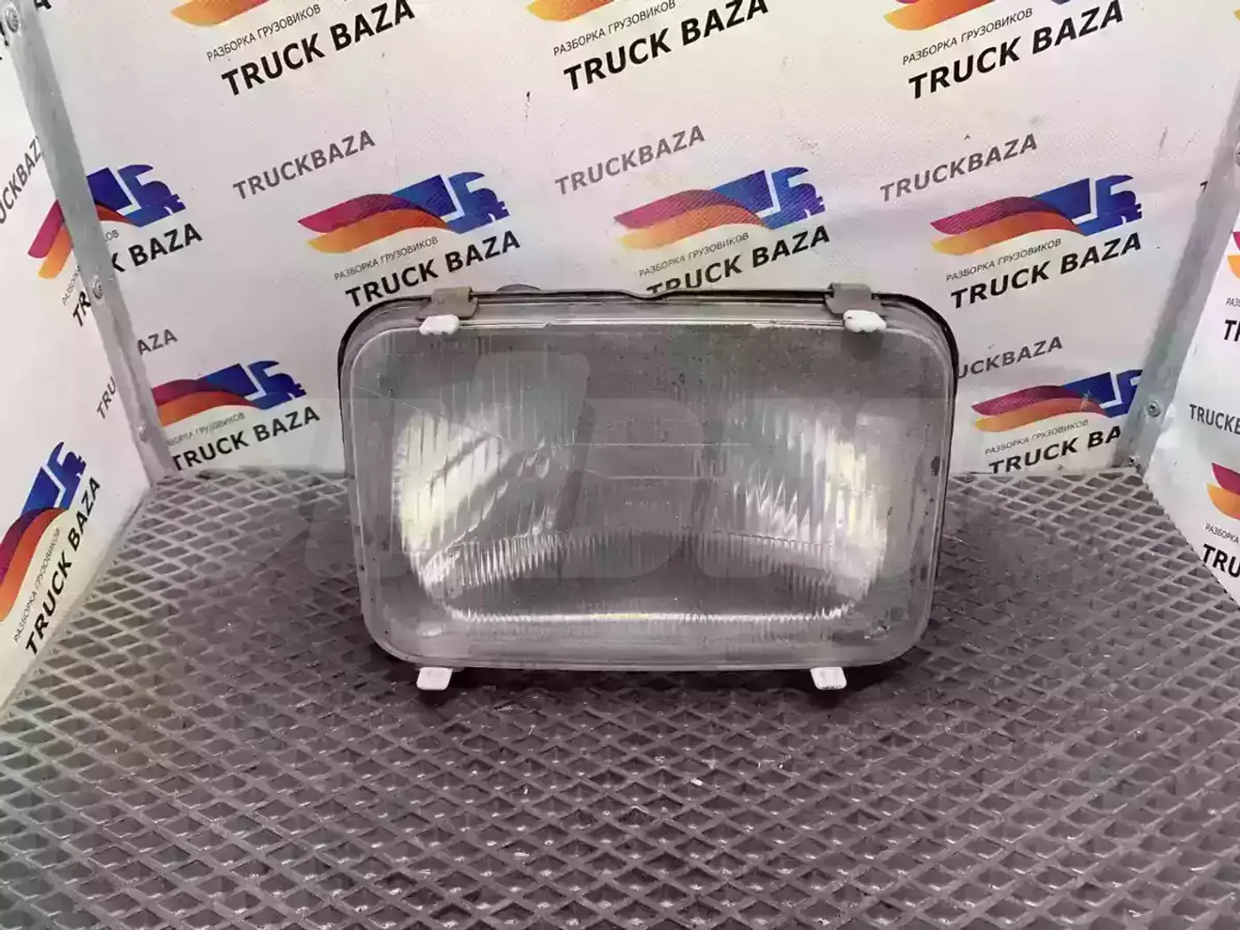 Фара левая к Scania 3-Series 1980