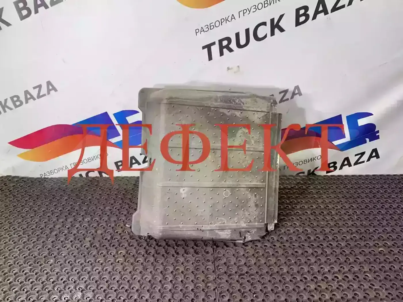Крепление аккумулятора к Mercedes-Benz Axor 2002