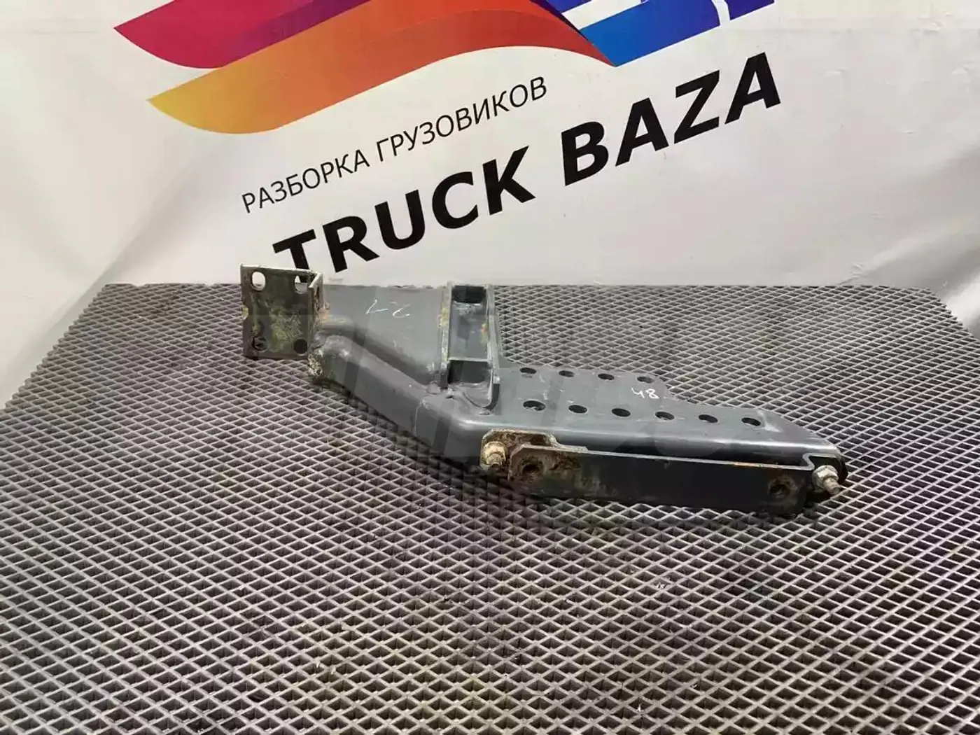 Кронштейн крепления бампера к IVECO Stralis 2002