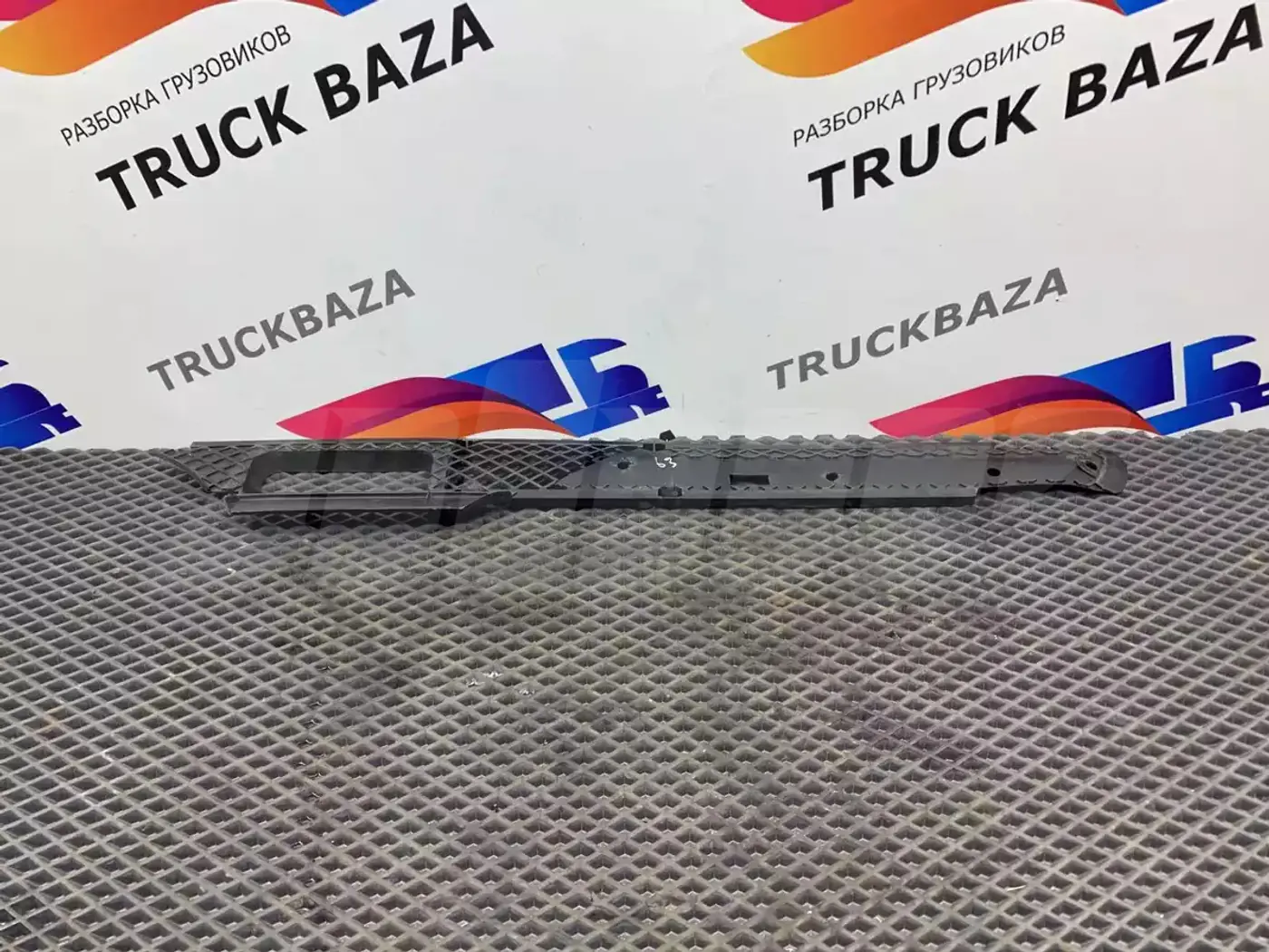Решетка радиатора к Mercedes-Benz Actros 2002