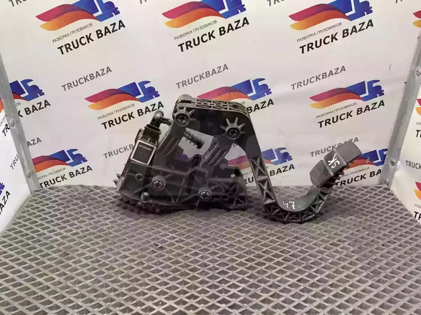 Педаль к Scania  2004