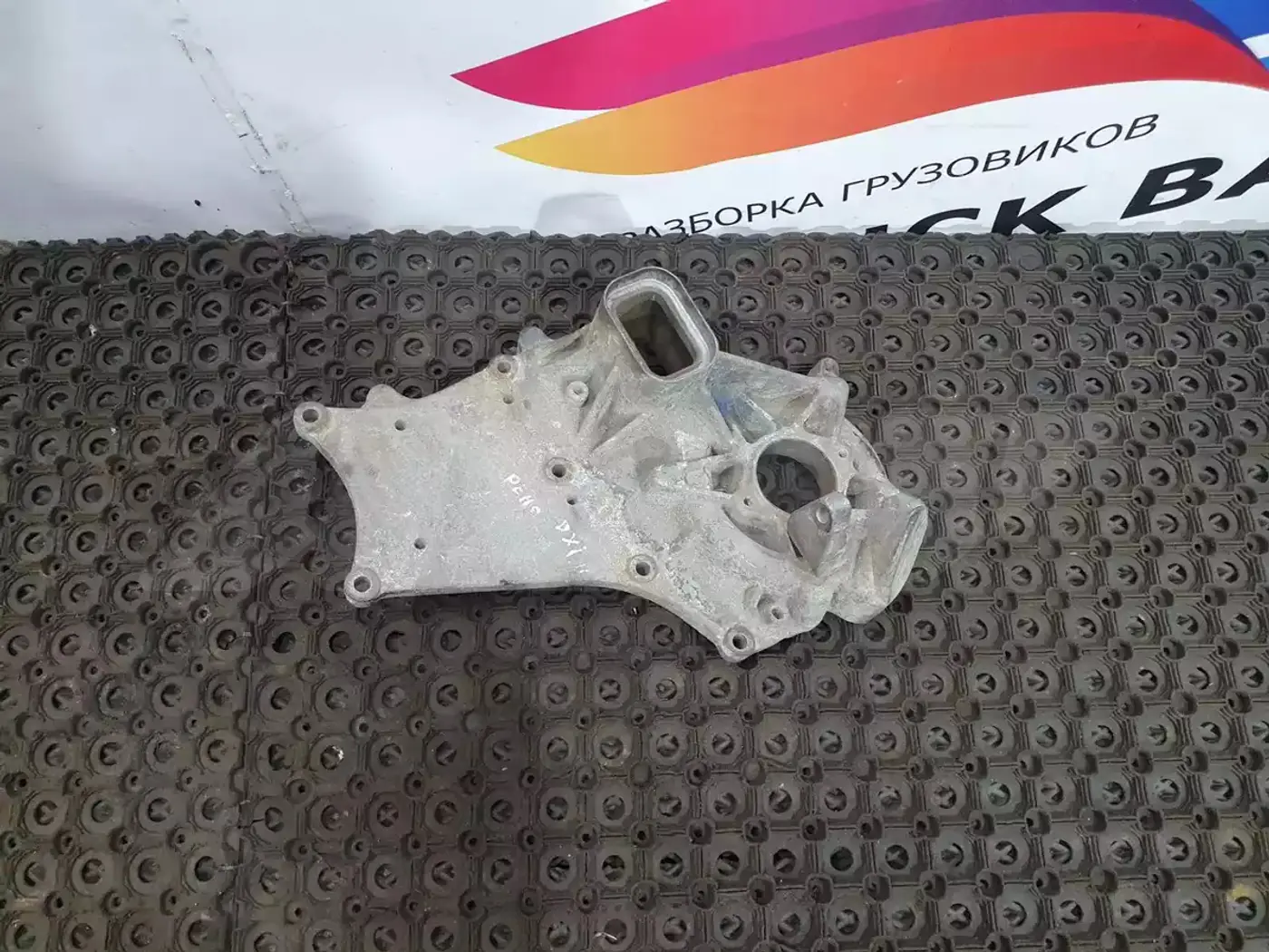 Помпа к Renault Premium 2005