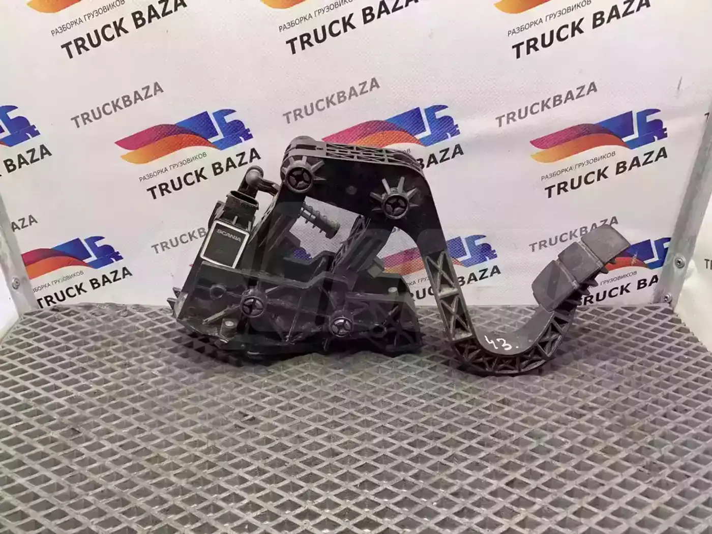 Педаль к Scania  2004