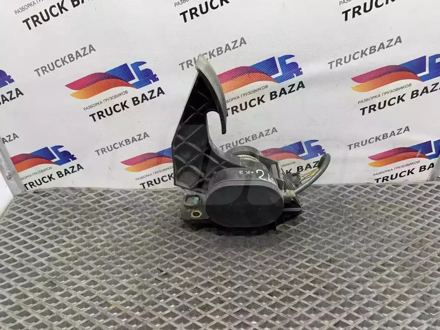 Педаль к Mercedes-Benz Actros 1996