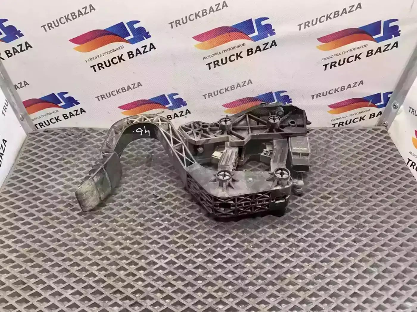 Педаль к Scania  2004