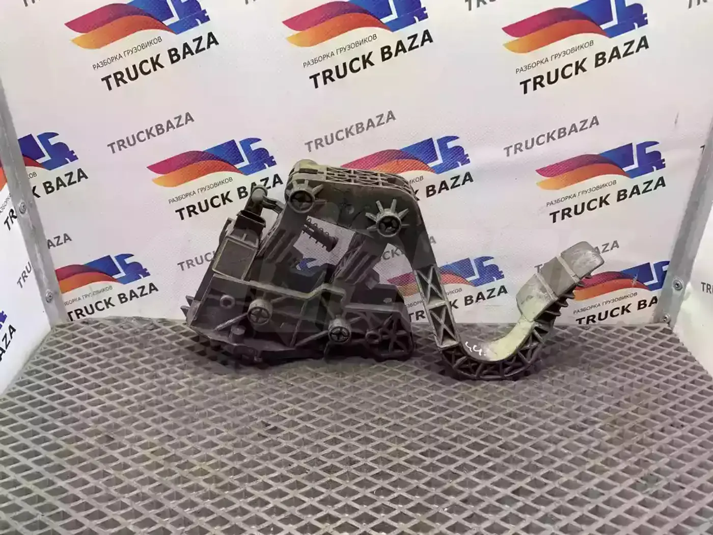 Педаль к Scania  2004