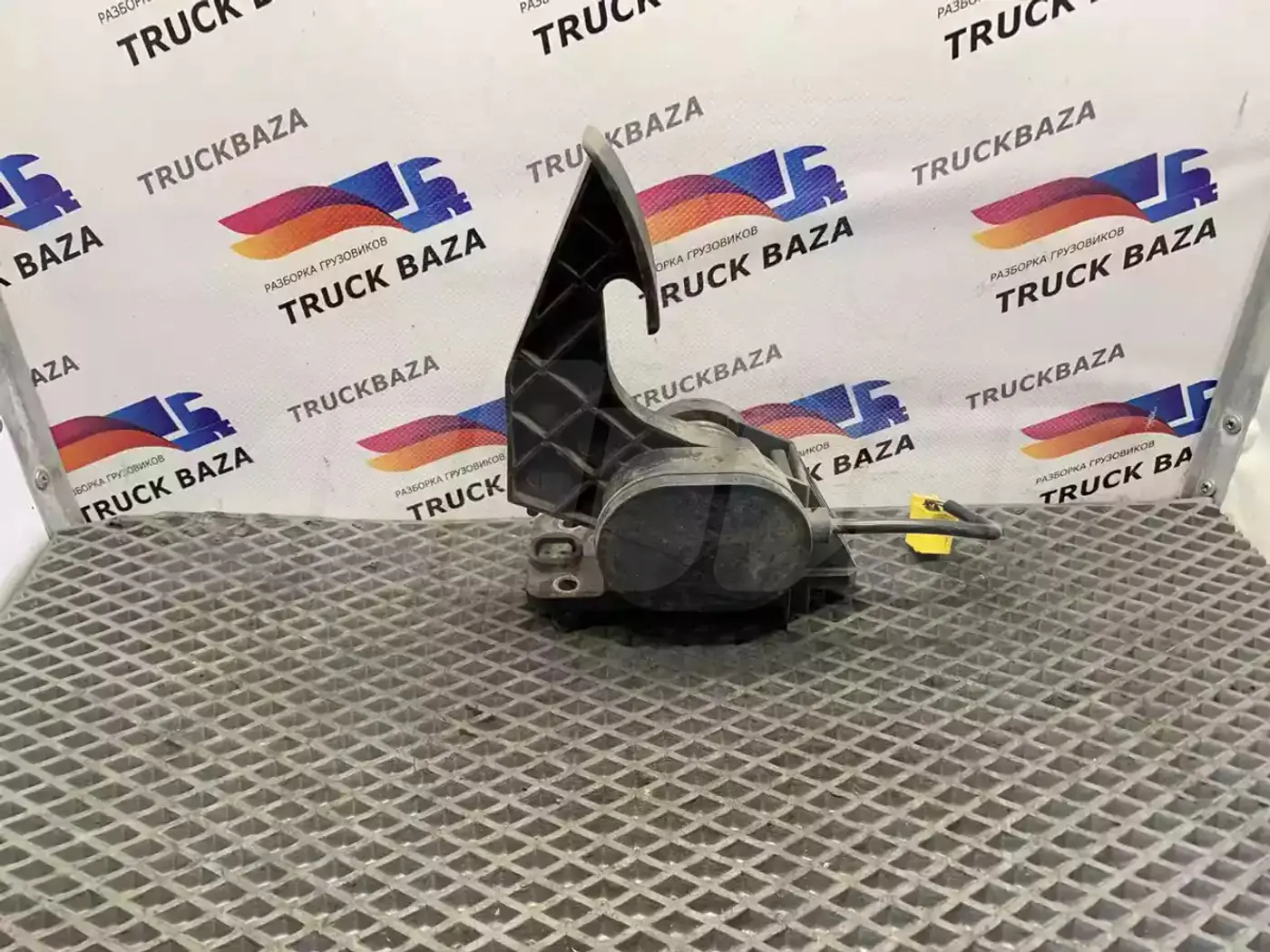 Педаль к Mercedes-Benz Actros 2002