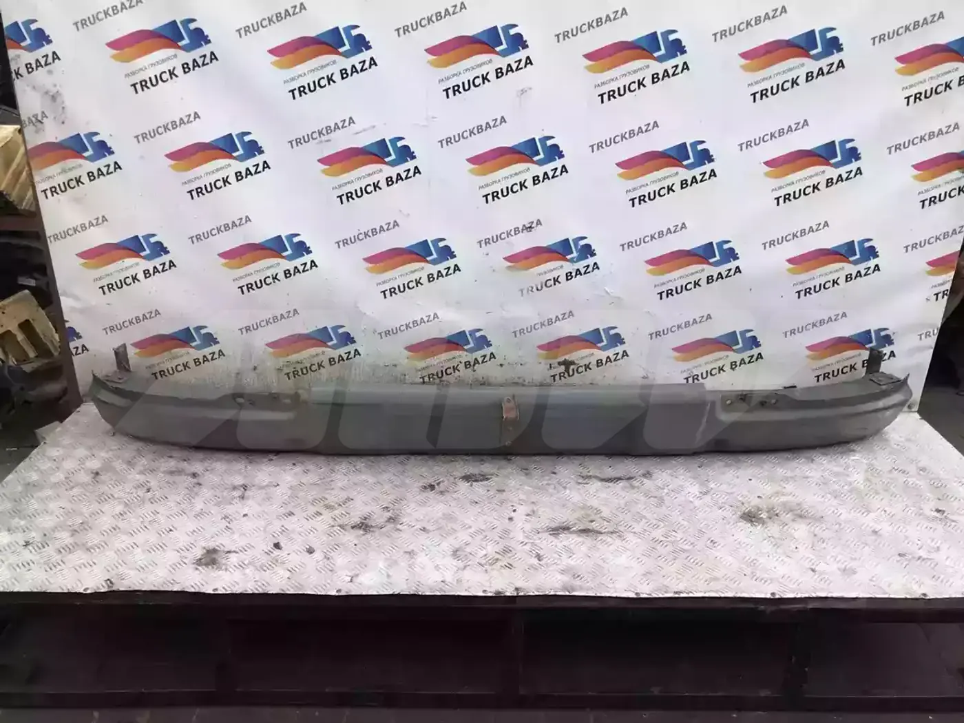 Усилитель бампера к Scania  2004