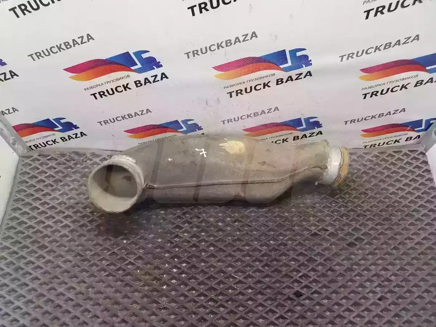 Патрубок к Mercedes-Benz Axor 1996