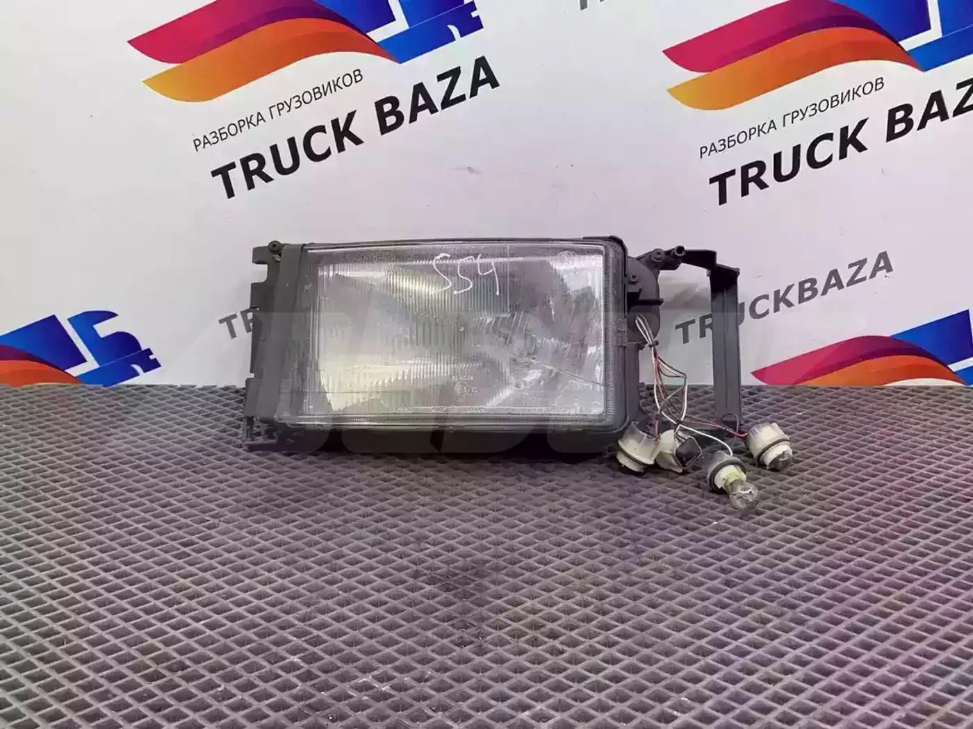 Фара левая к Scania  2010