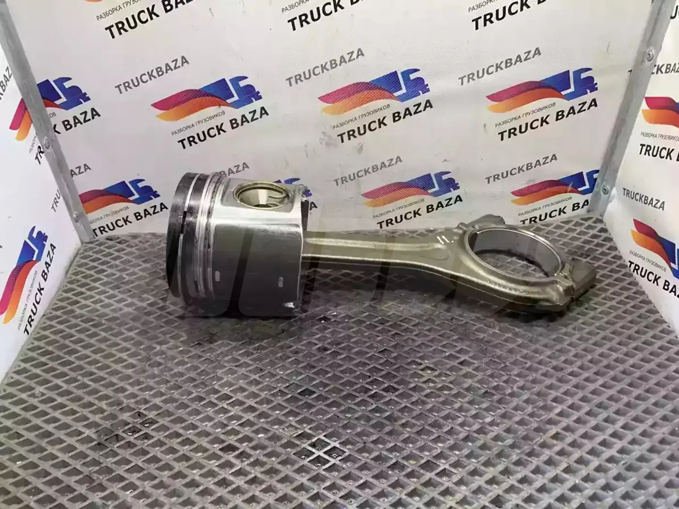 Поршень к Mercedes-Benz Actros 2002
