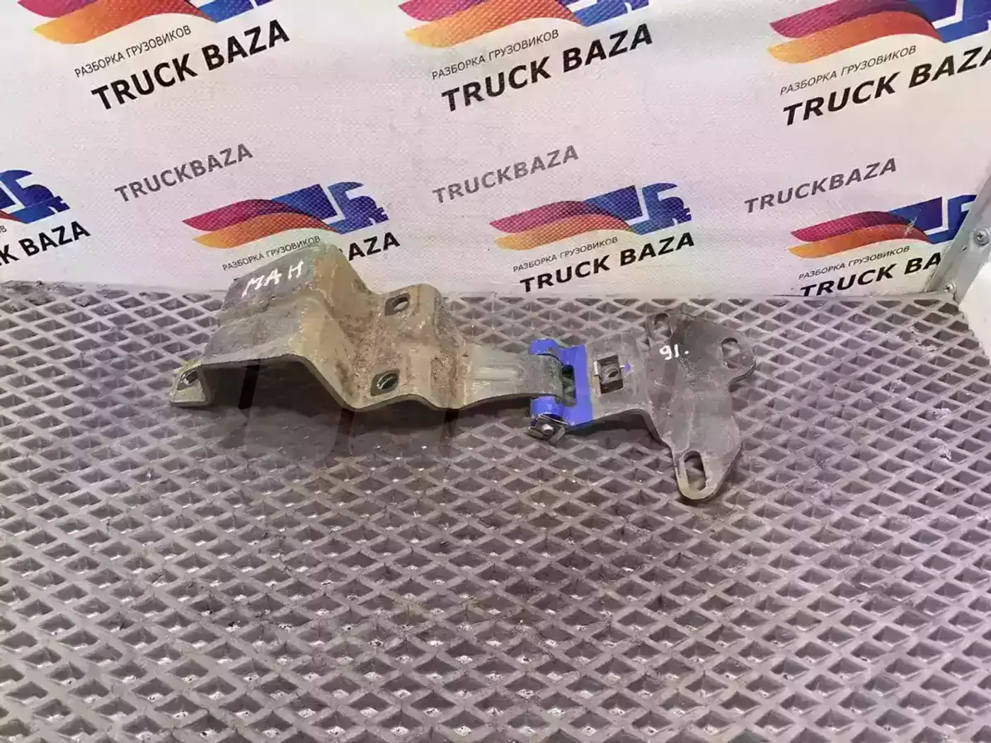 Петли к MAN TGX 2000