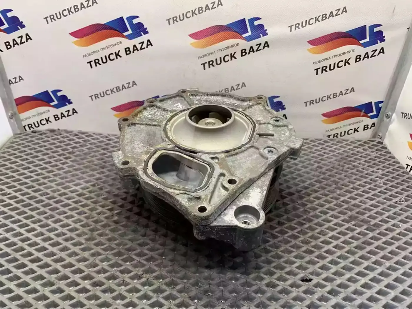 Помпа к Scania  2010