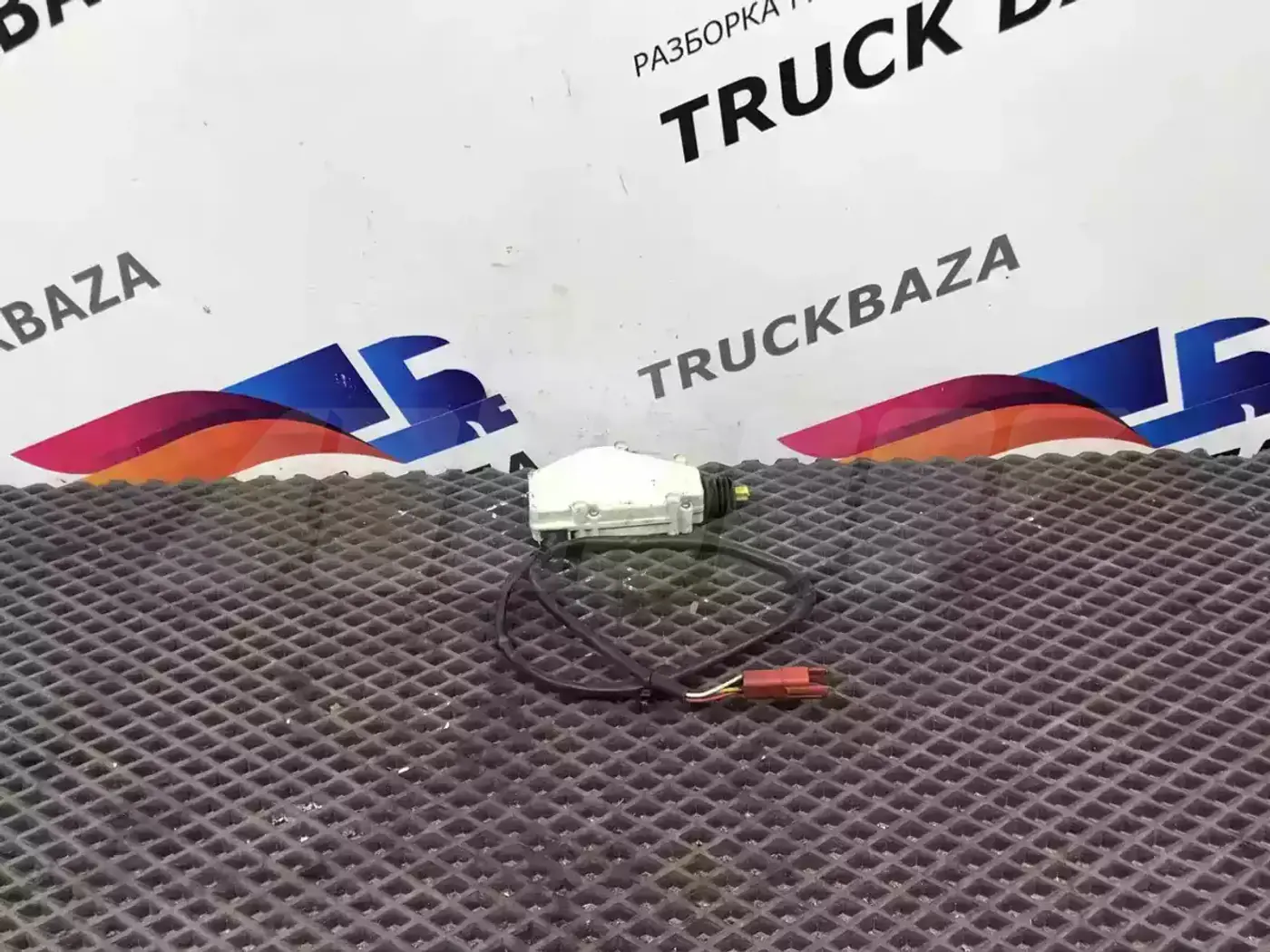 Активатор замка к Scania  2004