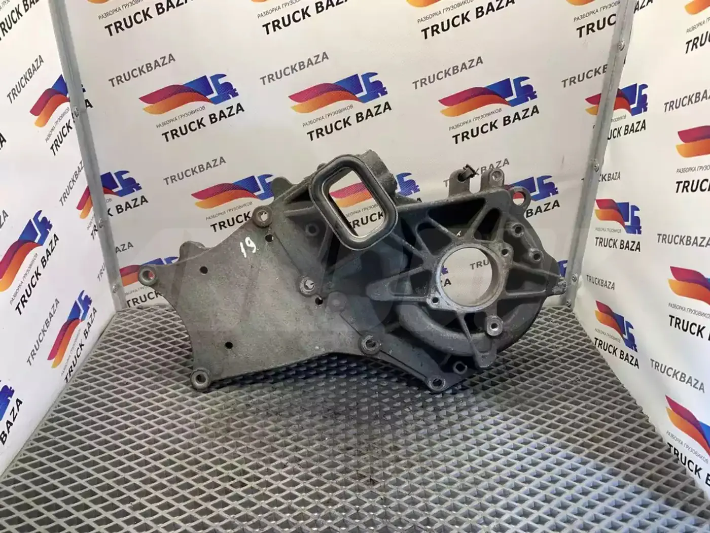 Помпа к Renault  2013
