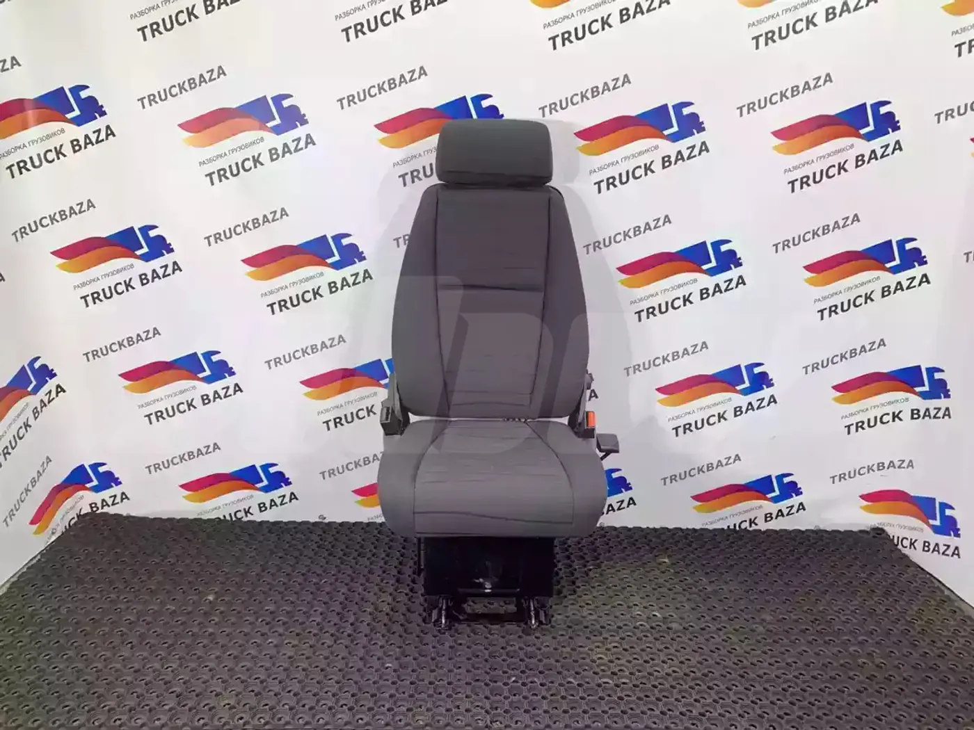 Сиденье переднее к Scania  2004