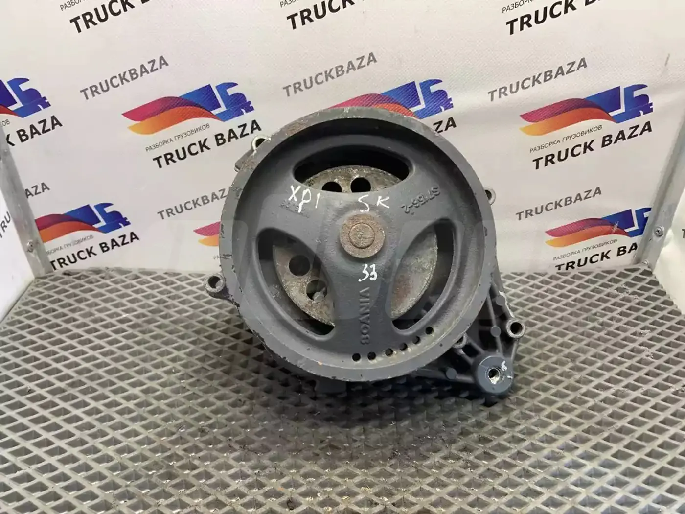 Помпа к Scania  2004
