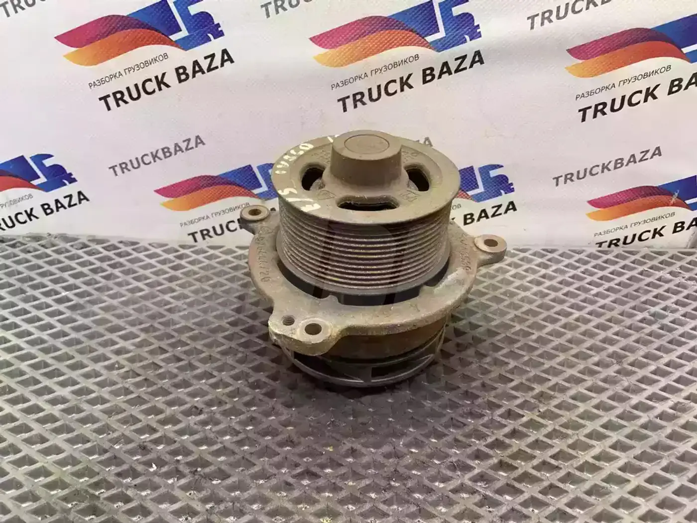 Помпа к IVECO Stralis 2012